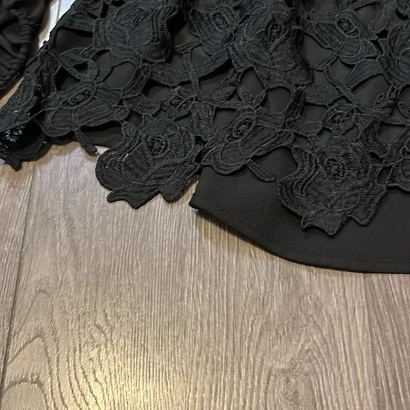 Small Like New Show stopper Black Kenzie Blouse - Picture 6 of 11